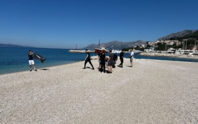 Čišćenje plaže u Baškoj Vodi